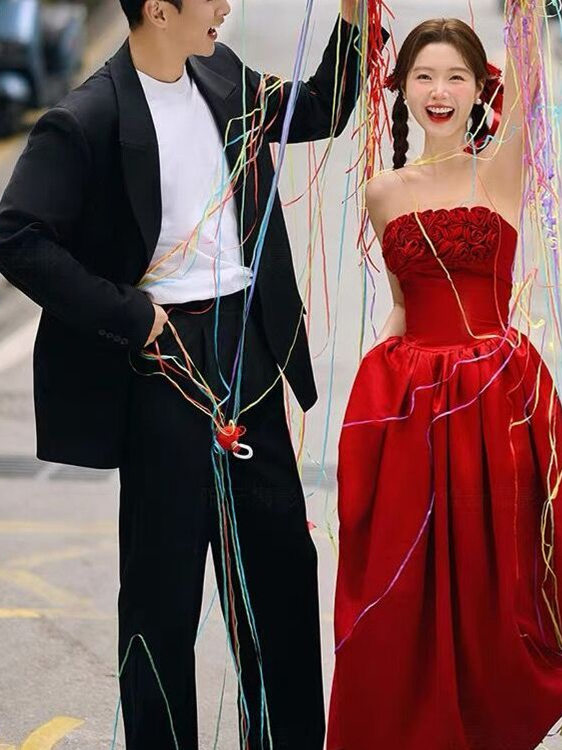 2025 New Red Bridesmaid Street - Photography Wedding 评论和价格
